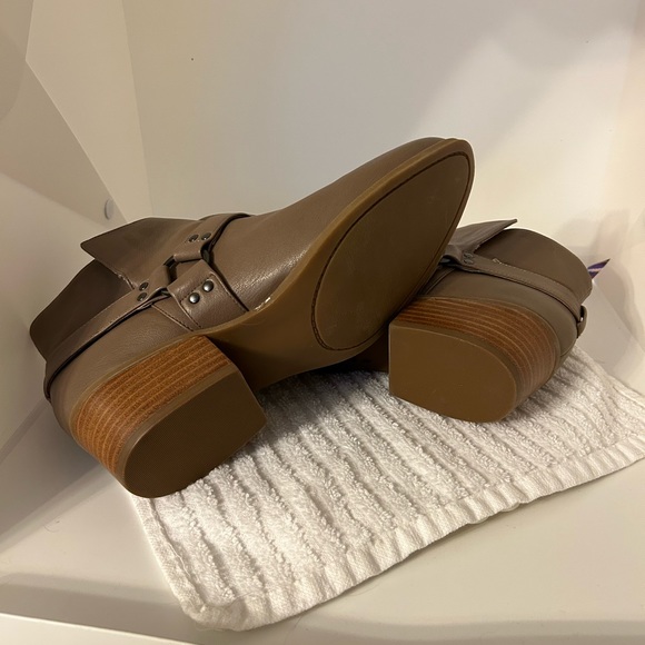 CP (Common Projects) booties “cyber taupe” 9 faux leather w buckle Details clean - Picture 7 of 7